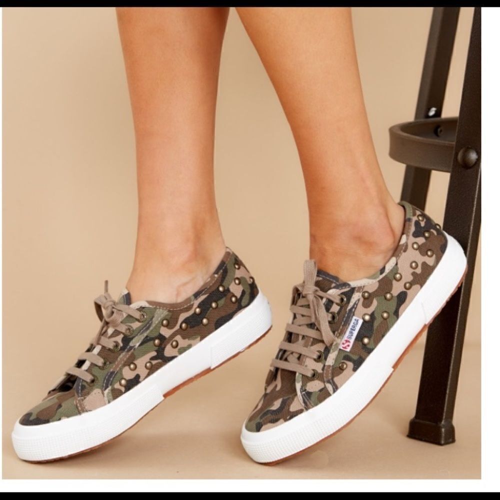 NWT Camo Studded Lace Up Sneakers